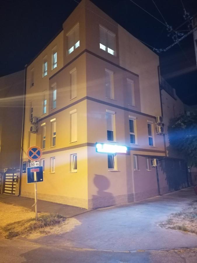 Edes Alom Guesthouse Segedín Exteriér fotografie